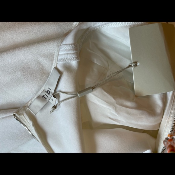 Tibi Structured Crepe Sculpted Shoulder Top - Picture 6 of 7